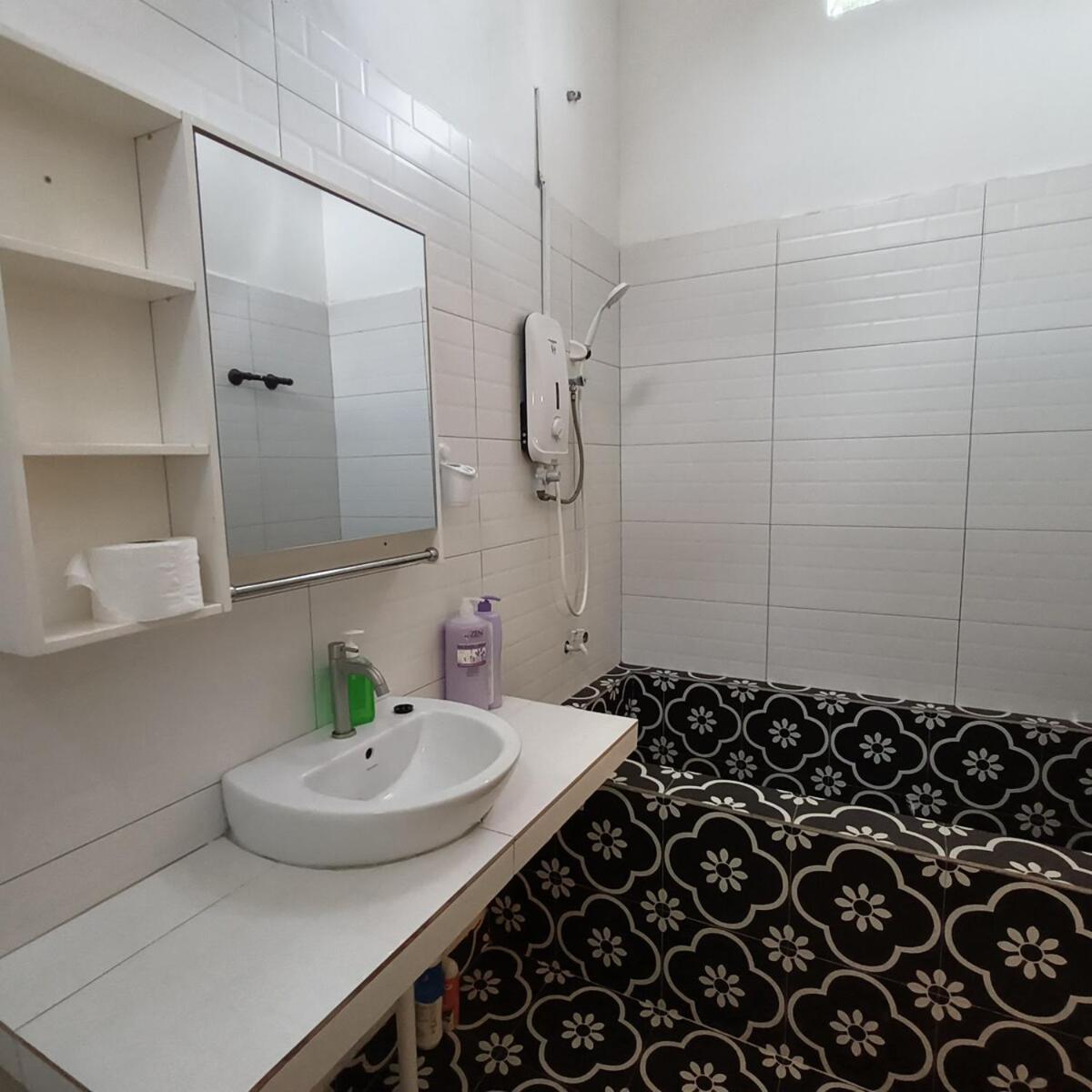 Tg103A Pet Friendly 15Pax, Near Beach Side Tanjung Bungah  Zewnętrze zdjęcie