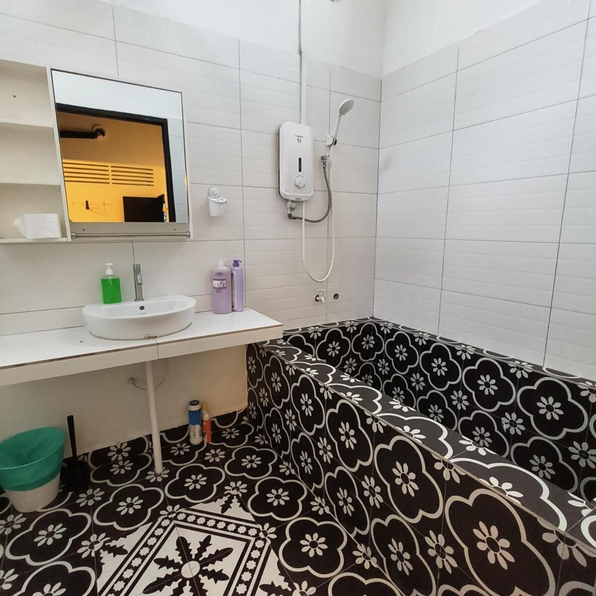 Tg103A Pet Friendly 15Pax, Near Beach Side Tanjung Bungah  Zewnętrze zdjęcie